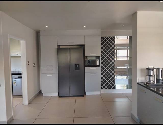 4 BEDROOM APARTMENT FOR SALE IN SANDOWN